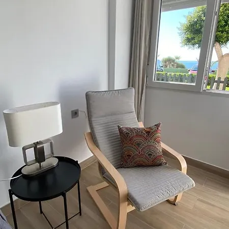 Apartment Sea Escape *