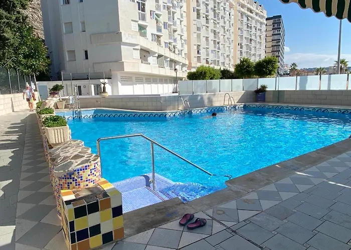 Sea Escape Альмуньекар